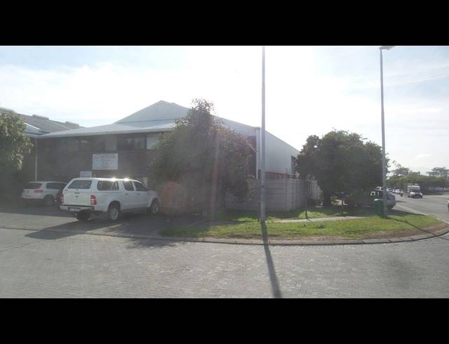 695M² FACTORY TO LET IN STIKLAND